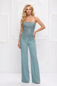 Pantaloni evazati cu talie inalta confectionati din tesatura vaporoasa