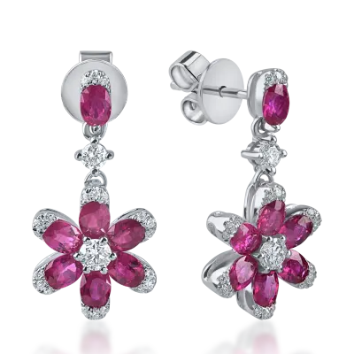 Cercei floare din aur alb cu rubine ovale si diamante de 2.1ct