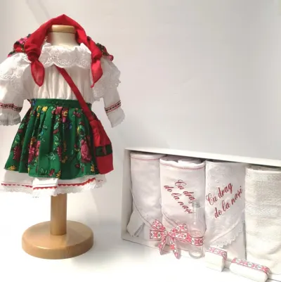 Set Botez Traditional a, Costum Traditional Fetite Verde - 2 piese costumas si trusou brodat