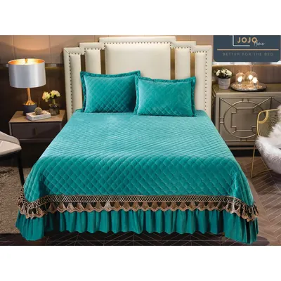 Cuvertura pat dublu, 3 piese, Catifea Matlasata cu Broderie Aurie, 250x270cm, Jojo Home, Turquoise
