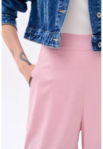 Pantaloni Cu Croiala Larga Si Talie Inalta