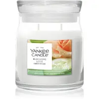 Yankee Candle Blooming Love lumânare parfumată 368 g