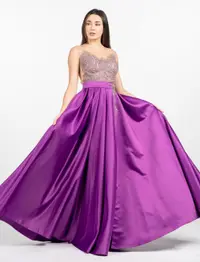 Rochie de ocazie lunga din tafta fucsia cu broderie pretioasa in partea superioara