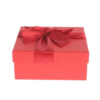 Cutie de cadou rosie cu funda eleganta 15 cm