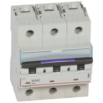 Disjunctor magnetic simplu DX³-MA - 3P - 40 A - 50 kA - curba MA - 4,5M