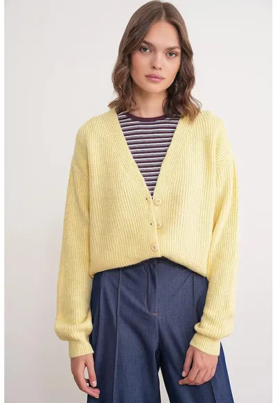 Pulover dama - cardigan cu nasturi - decolteu in V - texturat - galben lamaie - tricot
