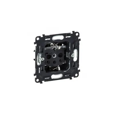 2P+E priza cu shutters Valena In'Matic -screw terminals -German standard-16 A-250 V~