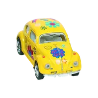 Masinuta Die Cast VW Beetle Classic, scara 1:64, lungime 6,5cm, cu print floral