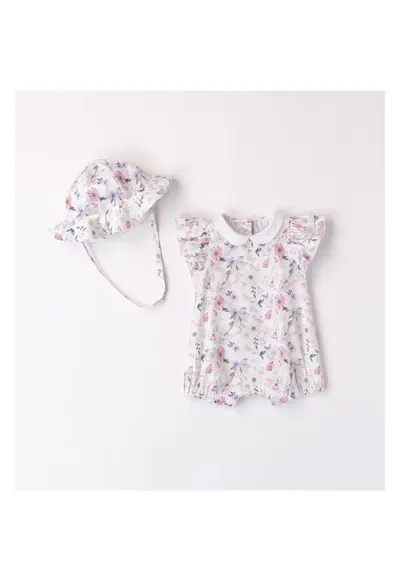 Salopeta scurta cu imprimeu floral si palarie asortata pentru fetita nou nascut - 3.8715 - Roz