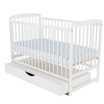 Patut din lemn bebe, 120x60 cm, Cu sertar cu capac, Din lemn de pin si mdf, Stabil si rezistent, Inaltime saltea reglabila pe 3 nivele, Laterala cu 3 bete detasabile, EN716-1, EN716-2, Alb, Babyneeds, Ola