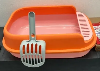 Litiera pentru pisici, cu margine inalta si paleta 48 x 30 x 17 cm, roz