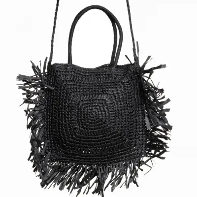 Geanta crossbody patrata mare, impletita cu franjuri mari decorative, neagra