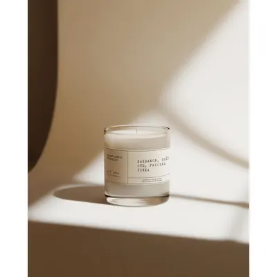 Lumânare parfumată din ceară de soia timp de ardere 40 h #83 Cardamom, Rose, Oud, Tonka – Perfumed Prague