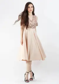 Rochie eleganta clos cu paiete in partea superioara