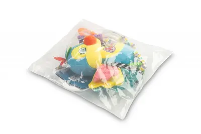 Jucarie de plus pentru caruciorpatut Sensillo Birdie cu zornaitoare,fosnait si inele de dentitie, realizata din material plusat,agatatoare practica