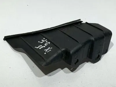 Ornament / suport aripa (capota) dreapta LM84121-2S000 Hyundai ix35 (2010-2013)
