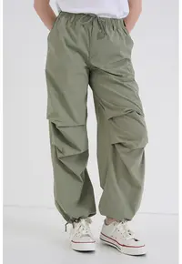 Pantaloni cu croiala ampla si snur de ajustare - Verde pal