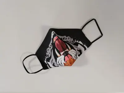Masca textila forma cupa, reutilizabila, 2 straturi, negru model tigrisor