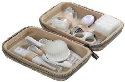 Set igienic pentru bebeluși Vital Baby – În gentuță, 9 piese