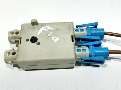 Amplificator antena 9118261 06 BMW Seria 5 (2010-2017) [F10]