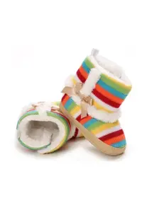 Cizmulite colorate - cu dungi curcubeu - blanita alba si fundita eleganta - Multicolor