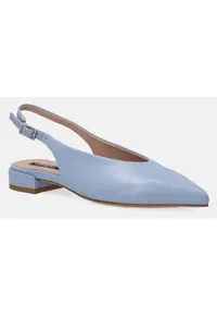 Pantofi din piele cu varf ascutit si model uni