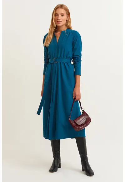 Rochie midi cu o curea in talie - Albastru petrol
