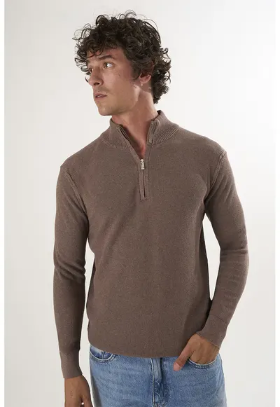 Pulover slim-fit cu fenta cu fermoar - Maro