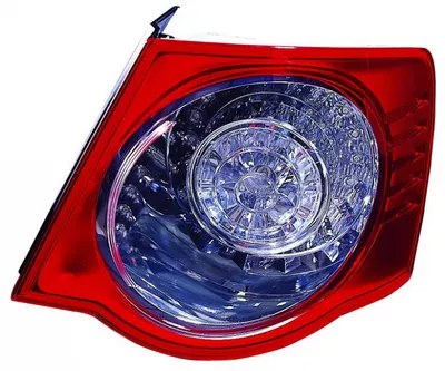 Stop tripla lampa spate dreapta ( exterior , Semnalizator alb, culoare sticla: rosu) VW JETTA LIMUZINA 2005-2010