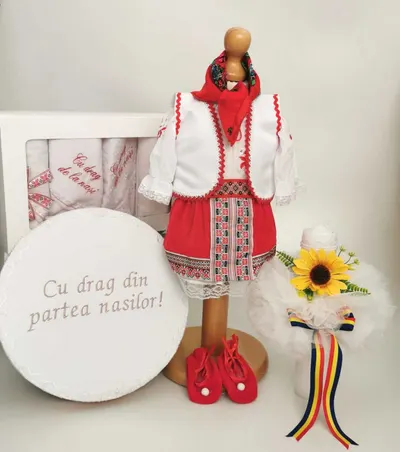 Set Botez Traditional Muna 14 - 4 piese costumas, lumanare, trusou si cufar