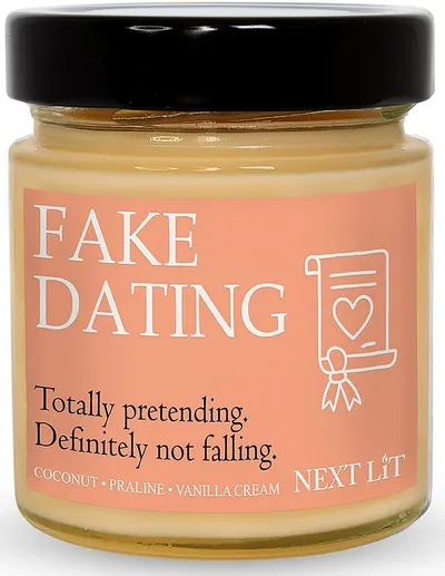 Lumânare parfumată Next Lit Burning Tropes - Fake Dating, 180 g