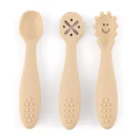 Set 3 lingurite, Petite&Mars, Diverse forme, Pentru supa, paste, alimente usoare, Dezvolta simturile si abilitatile senzoriale, Silicon, Fara BPA, 6 luni+, Bej