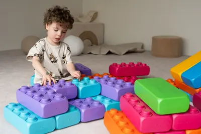 Joc de construcție cu 33 de cuburi uriașe din plastic
