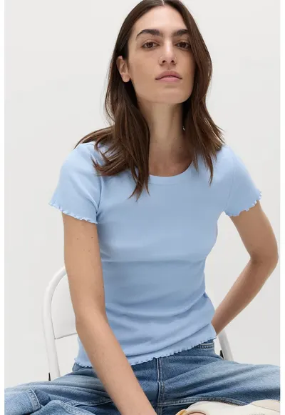 Tricou slim fit cu decolteu la baza gatului - Albastru deschis