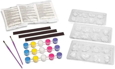 Kit creativ - Modeleaza si picteaza magneti pentru frigider