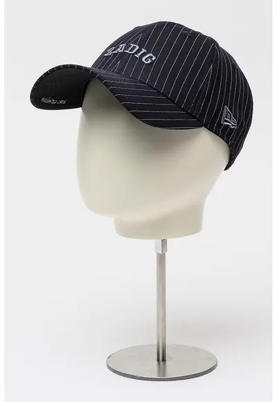 Sapca cu dungi si logo brodat - Gri/Bleumarin
