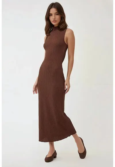 Rochie mulata - texturata - guler maro - jerseu