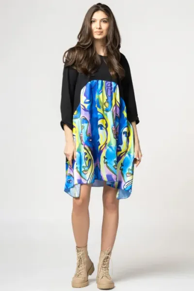Rochie trendy cu imprimeu chipuri predominant albastru electric, din bumbac