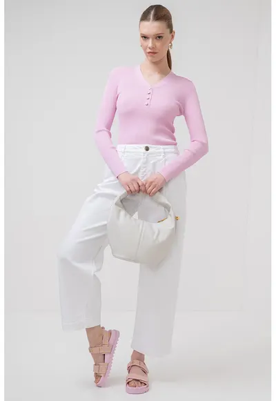 Pulover slim fit cu decolteu in V si aspect striat Imola - Lila