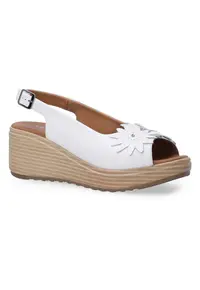Sandale din piele cu talpa wedge si aplicatie cu flori