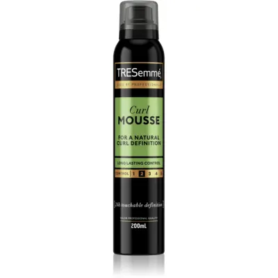 TRESemmé Botanique Cactus Water & Coconut spumă de styling pentru păr creț 200 ml