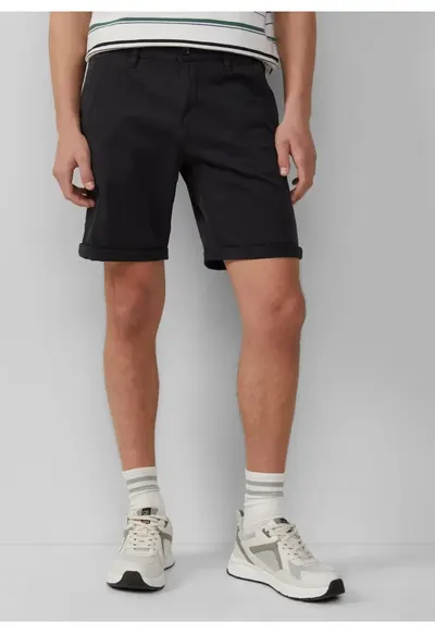 Q/S by s.Oliver Pantaloni scurti chino barbati - John - cu talie medie si croiala Regular fit - Verde inchis - Negru