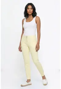 Pantaloni jogger de dama - croiala mulata - lungime standard - cu buzunare si inchidere cu fermoar - M1367 - Galben