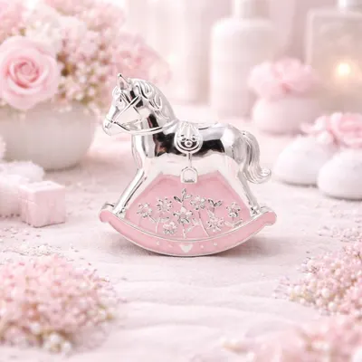 Pușculiță Decorativă Căluț Balansoar AZAY, 11x11 cm, Argintiu cu Roz, Cutie Cadou + Hârtie Tissue Incluse – Cadou Premium Fetițe & Botez