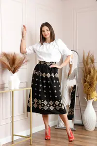 Fusta traditionala neagra cu broderie florala aurie Ramona 01