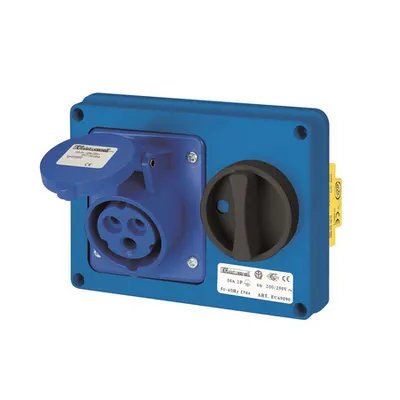Ec690 Hor. Panel Socket 2p+e 32a With Switch Ip44