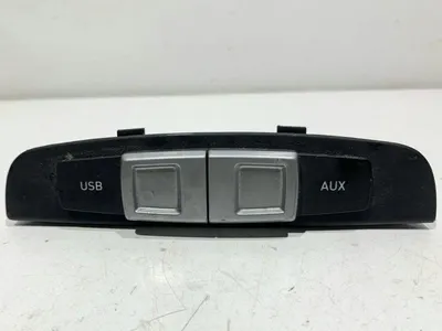 Priza usb / aux 1P0857563 Seat Leon 2 facelift (2009-2012)