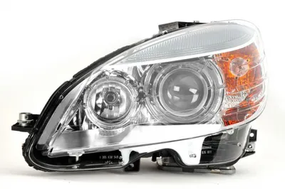 Far stanga (D1S H7, reglaj electric, cu motoras, fundal cromat) MERCEDES Clasa C 2007-2013