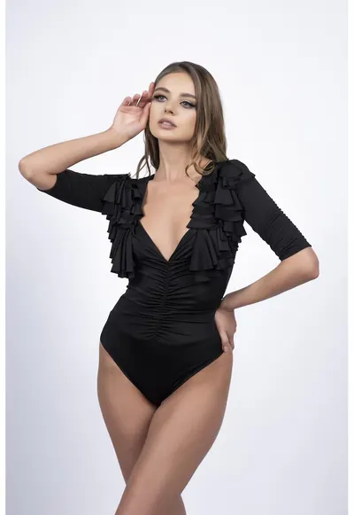 Body negru cu volane si fronseuri