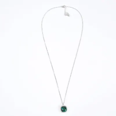 Colier argintiu elegant cu piatra verde smarald